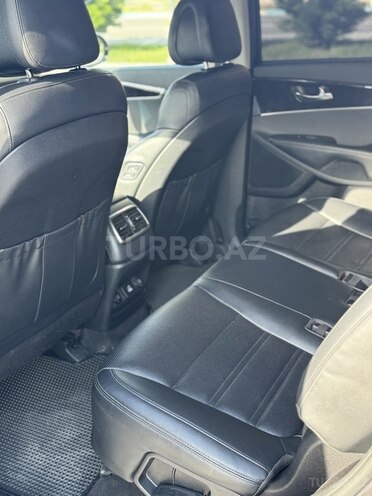 Kia Sorento-12