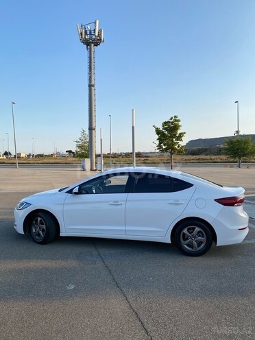 Hyundai Avante-4