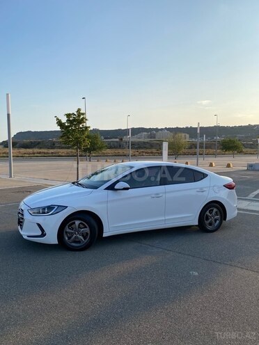 Hyundai Avante-3
