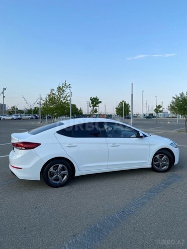 Hyundai Avante-7
