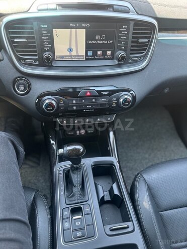 Kia Sorento-8