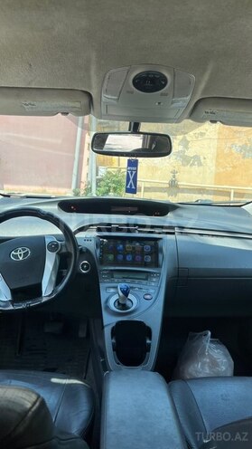 Toyota Prius-6