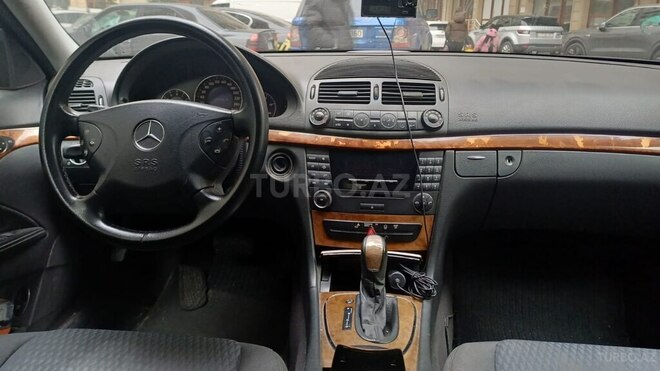 Mercedes E 220-3