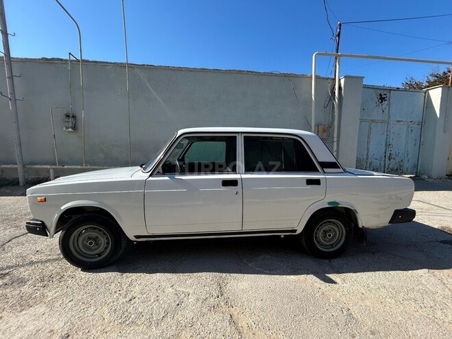LADA (VAZ) 2107-2