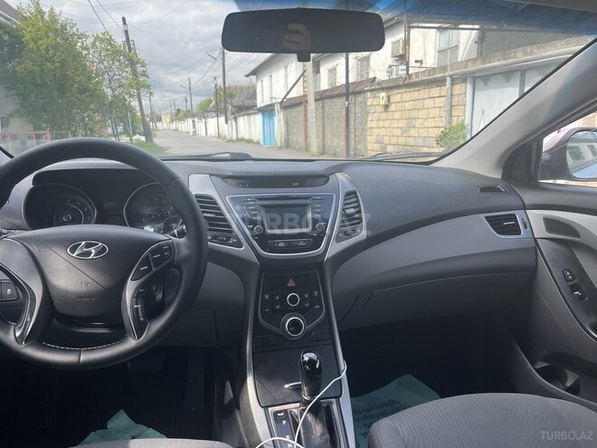 Hyundai Elantra-5