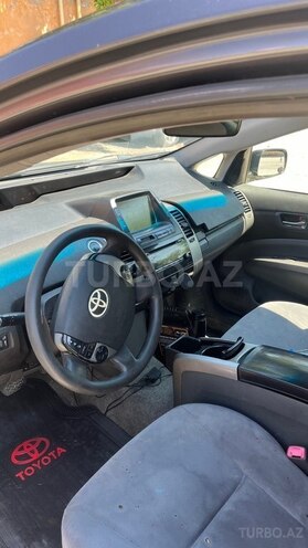Toyota Prius-5