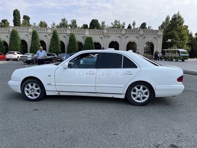 Mercedes E 200-3