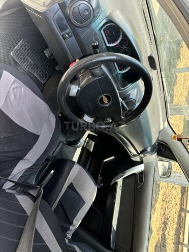 Chevrolet Aveo-8