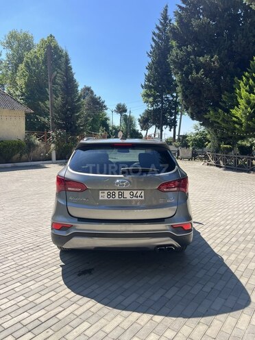 Hyundai Santa Fe-14