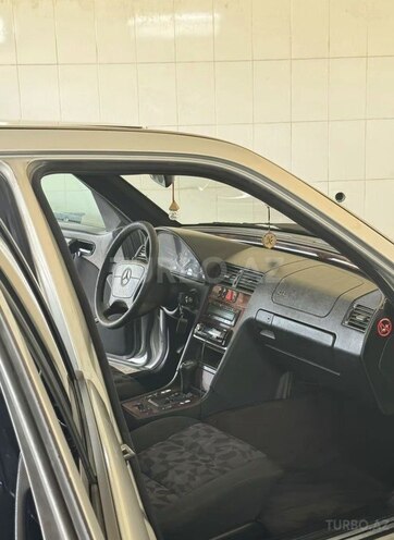 Mercedes C 200-4