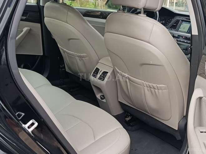 Hyundai Sonata-15