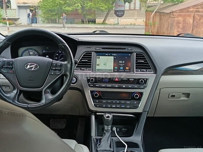 Hyundai Sonata-17