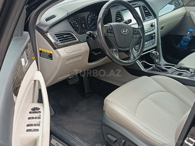 Hyundai Sonata-13