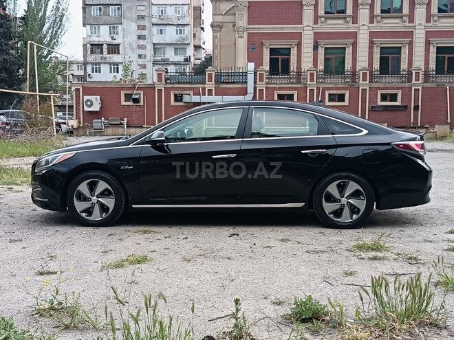Hyundai Sonata-12