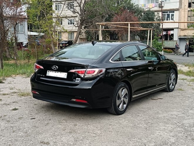 Hyundai Sonata-8