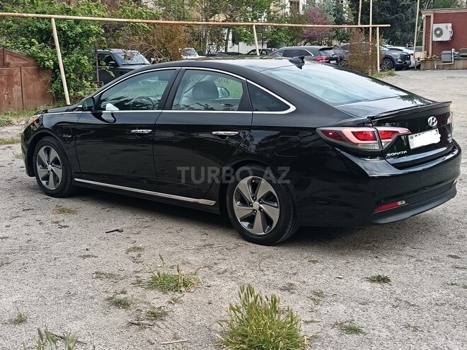 Hyundai Sonata-11