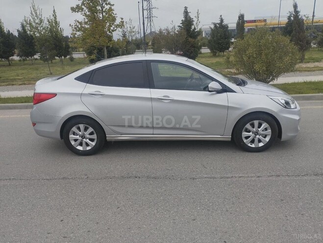 Hyundai Accent-6