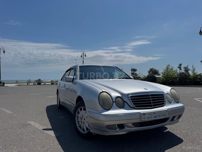 Mercedes E 240-5
