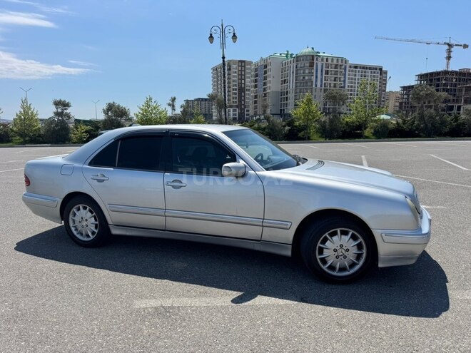 Mercedes E 240-6