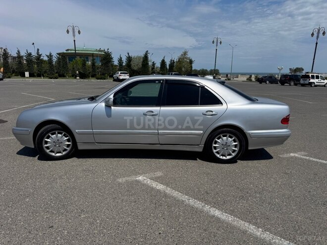 Mercedes E 240-8