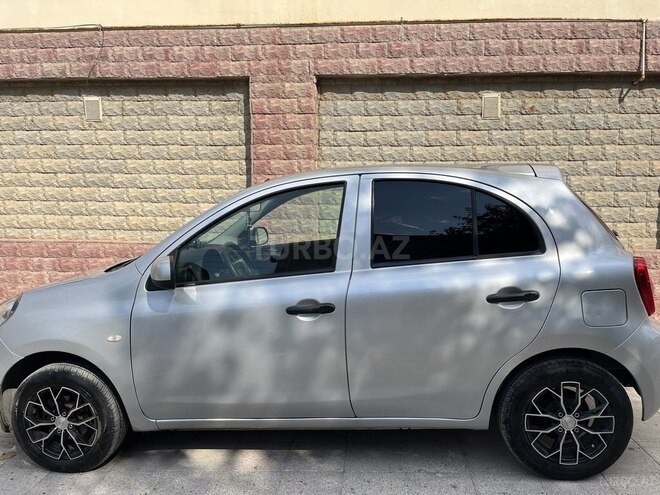 Nissan March-6