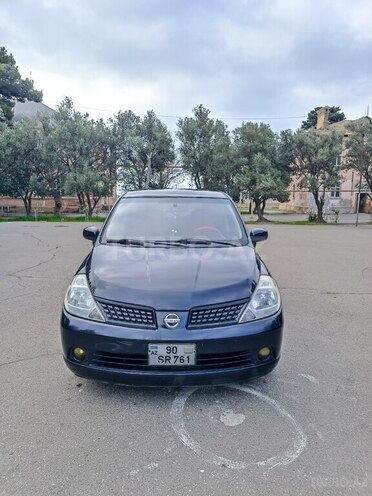 Nissan Tiida-1