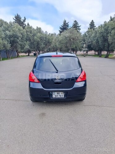 Nissan Tiida-5