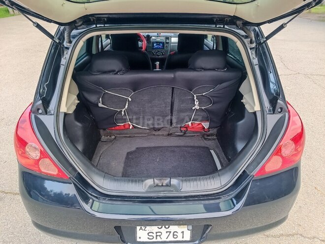 Nissan Tiida-13