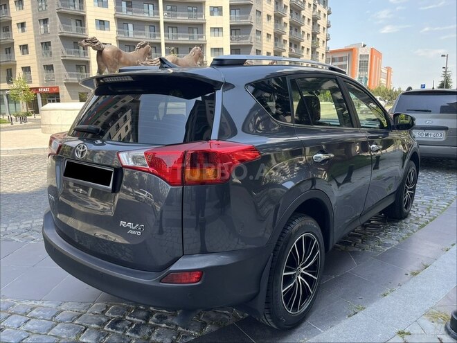 Toyota RAV4-9