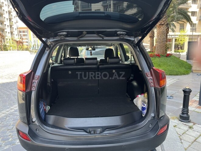 Toyota RAV4-11