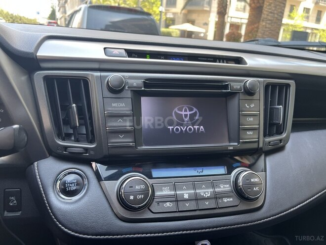 Toyota RAV4-16