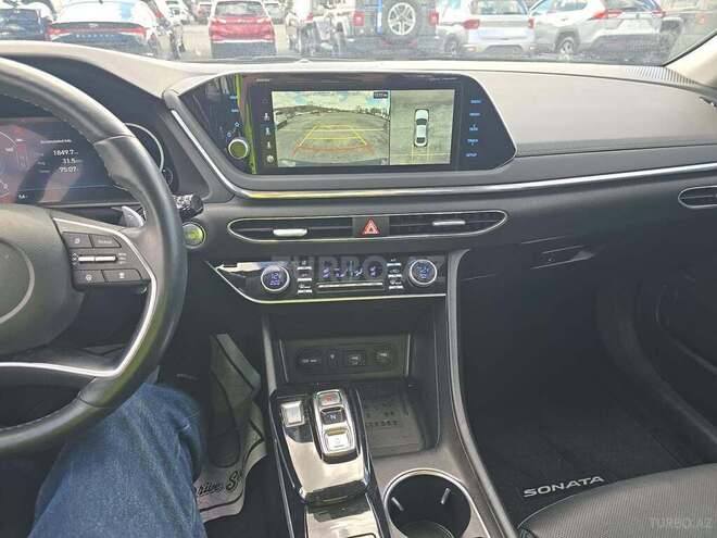 Hyundai Sonata-17
