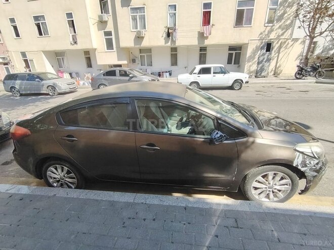 Kia Cerato-5