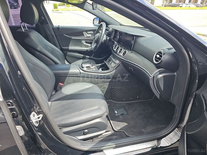 Mercedes E 300-16