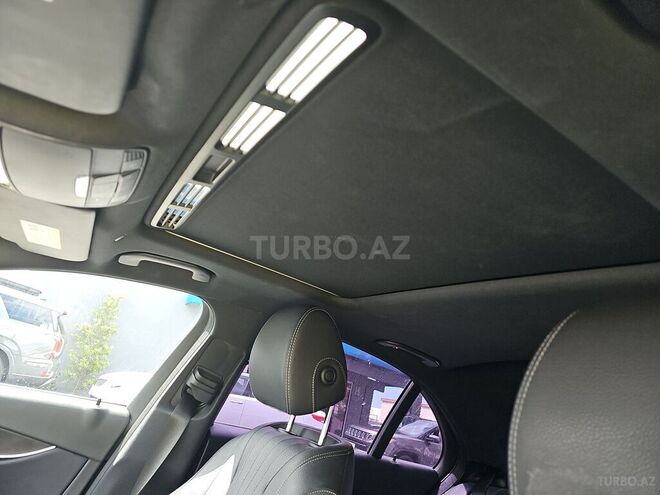 Mercedes E 300-11