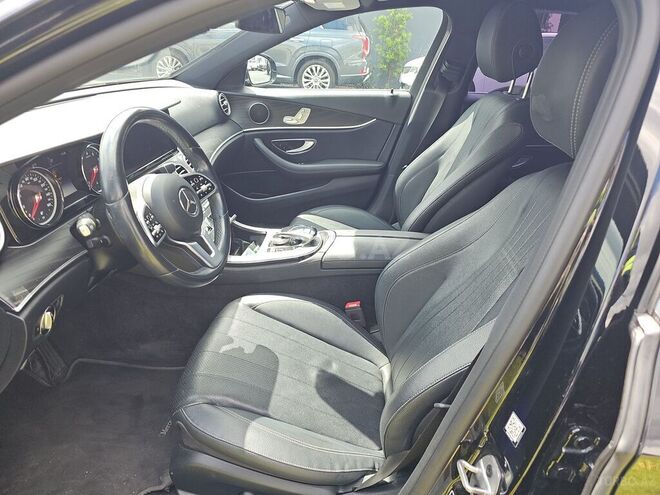 Mercedes E 300-17