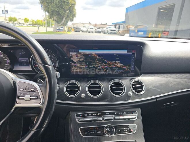 Mercedes E 300-13