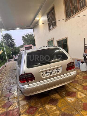 Mercedes E 220-5