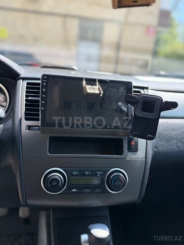 Nissan Tiida-13