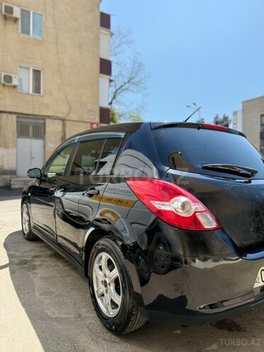 Nissan Tiida-14