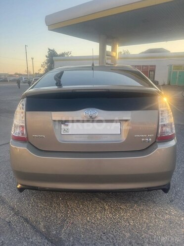 Toyota Prius-2