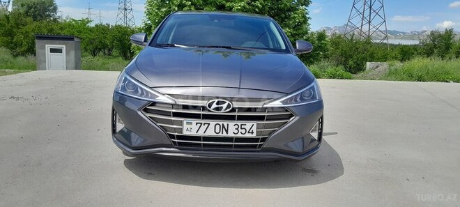 Hyundai Elantra-1