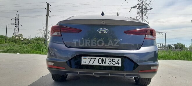 Hyundai Elantra-5