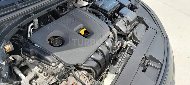 Hyundai Elantra-15