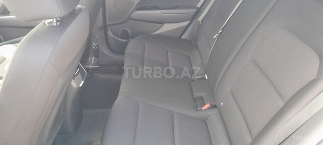 Hyundai Elantra-21