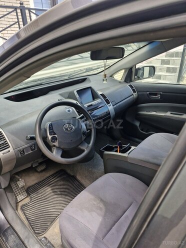 Toyota Prius-7