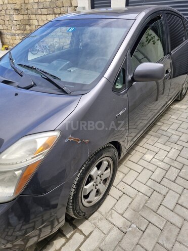 Toyota Prius-5