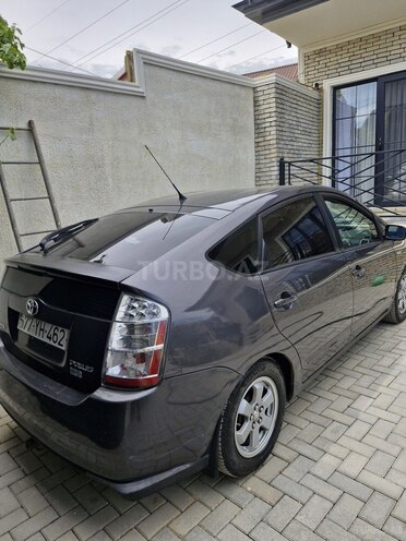 Toyota Prius-2