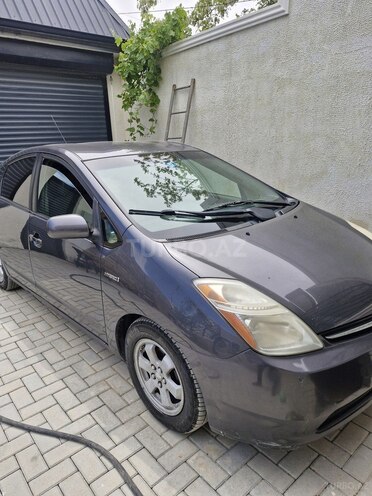 Toyota Prius-4