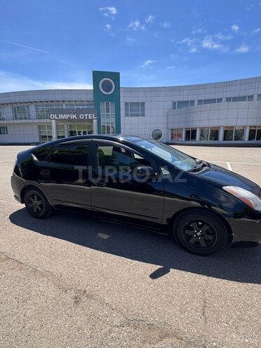 Toyota Prius-4